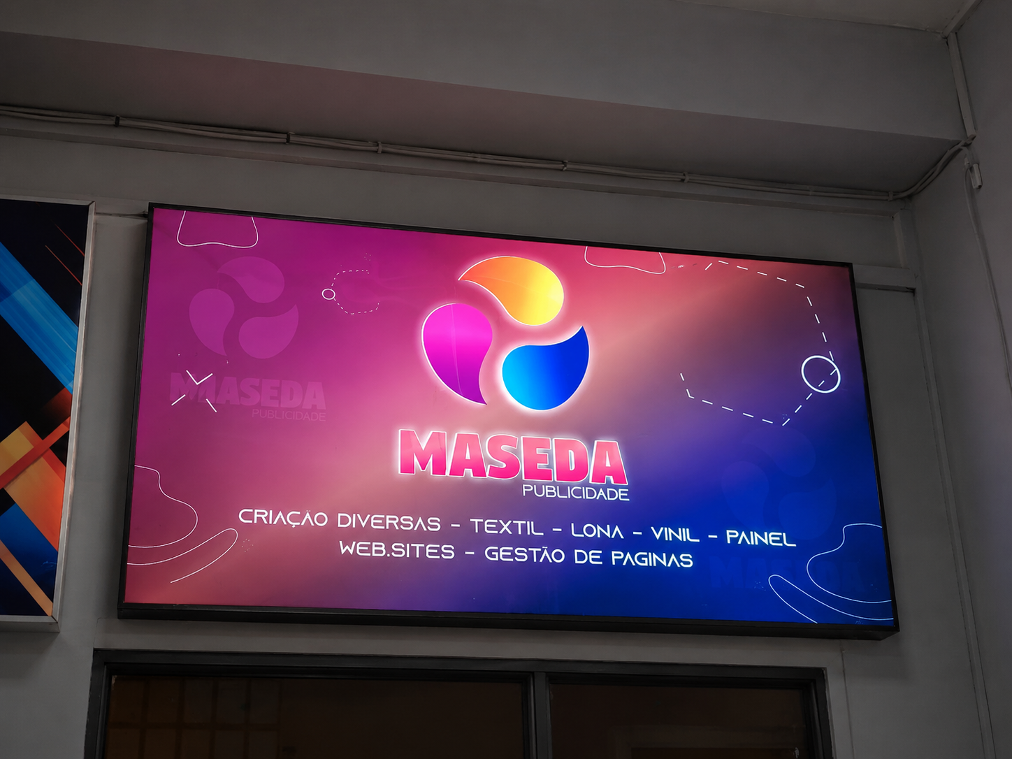 Placas Luminosas em Lona